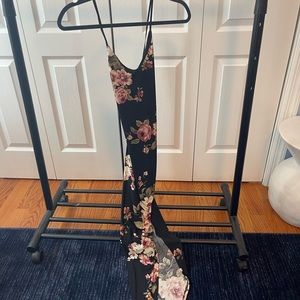 Long dress, fitted, slit on side